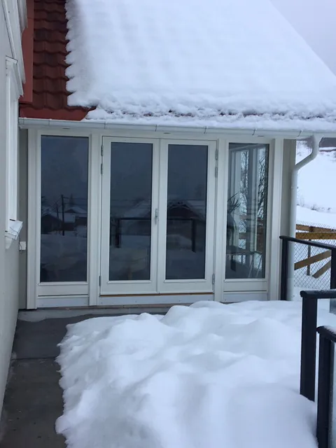 Nytt inngangsparti/terrasse og totalrenovering