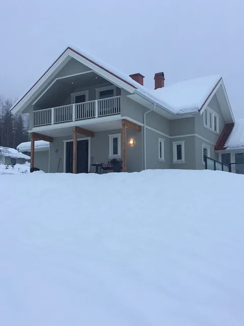 Nytt inngangsparti/terrasse og totalrenovering